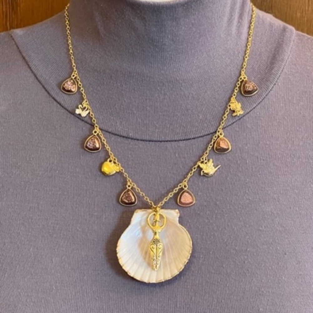“Birth of Venus" Aphrodite Goddess Greek Roman Mythology Handmade Gold Necklace